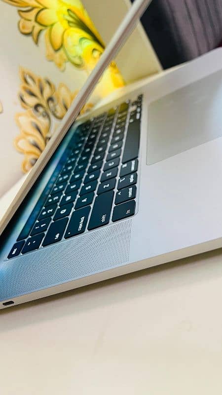 MacBook pro 2019_16"inch (32GB_ 512 SSD) 4