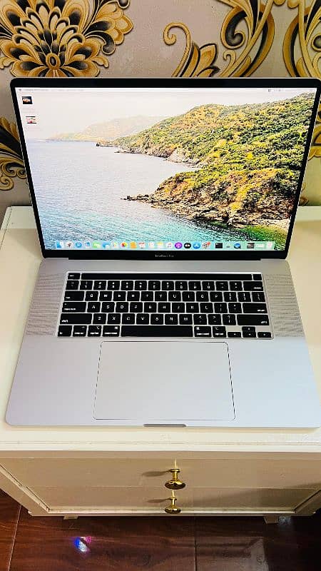 MacBook pro 2019_16"inch (32GB_ 512 SSD) 8