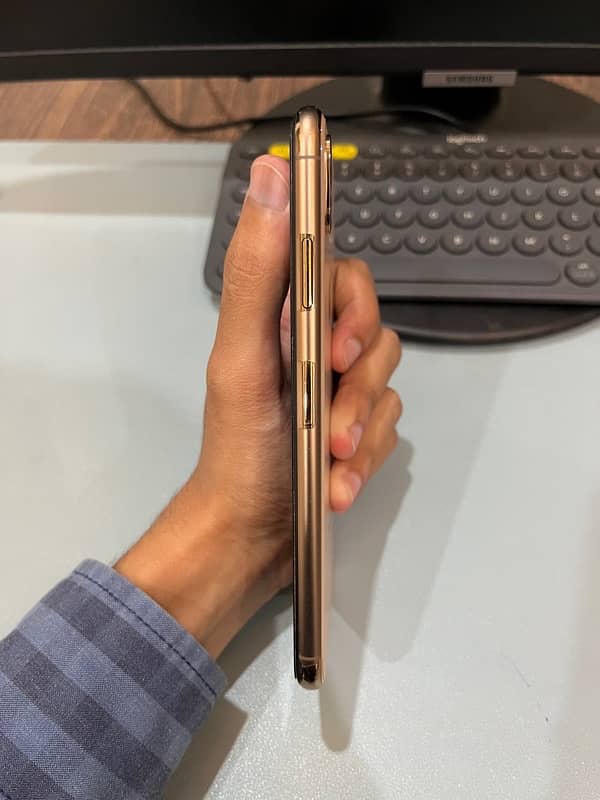 iphone xs max 2