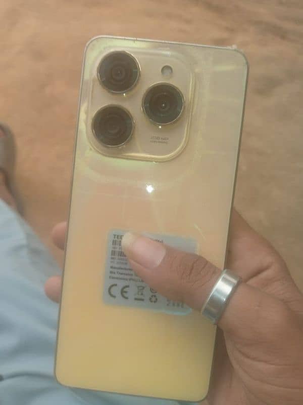 TECNO SPARK 20 PRO 0