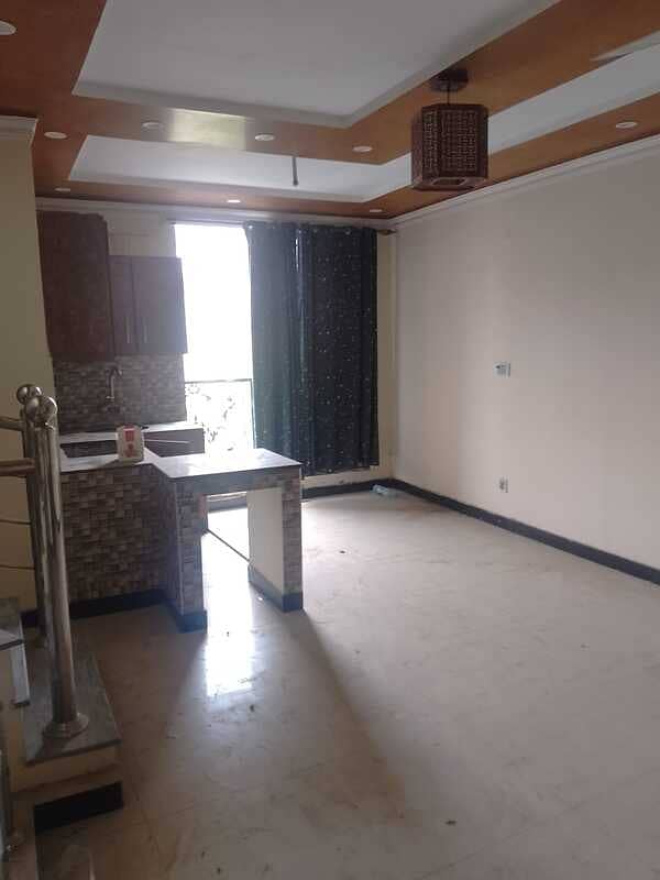 COMMERCIAL BUILDING FOR SALE IN JOHAR TOWN LAHORE PHASE 2, J2 BLOck 5