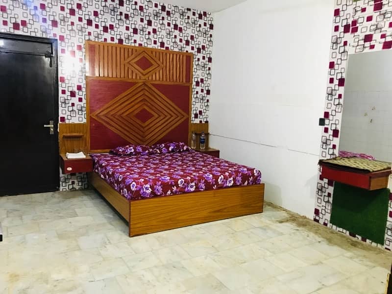 COUPLE ROOMS AVAILABLE SECURE GUEST HOUSE 16