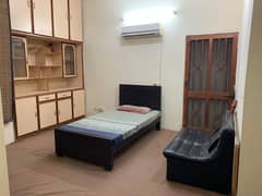 Furnished room available in Gulberg 3 near MM Alam Road and Kasoori Rd 0