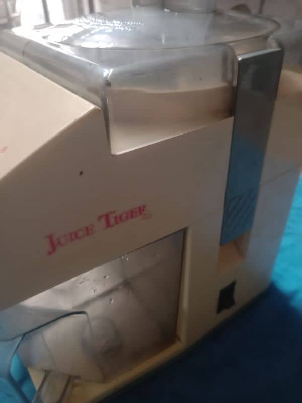 juicer machine working condition for sale 4