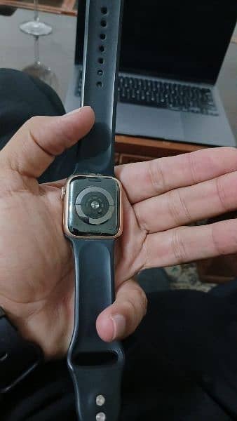 Series 4 Apple Watch 40mm 1