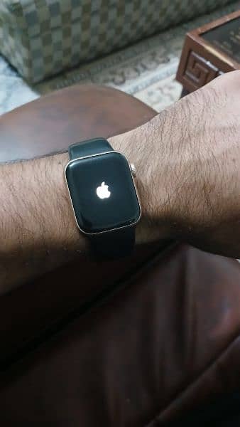 Series 4 Apple Watch 40mm 3