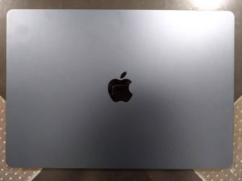 Macbook Air M2, 15", (8/512) Almost New 2