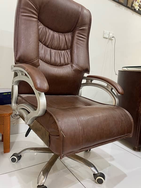 leather boss chair 1