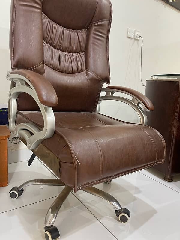 leather boss chair 2