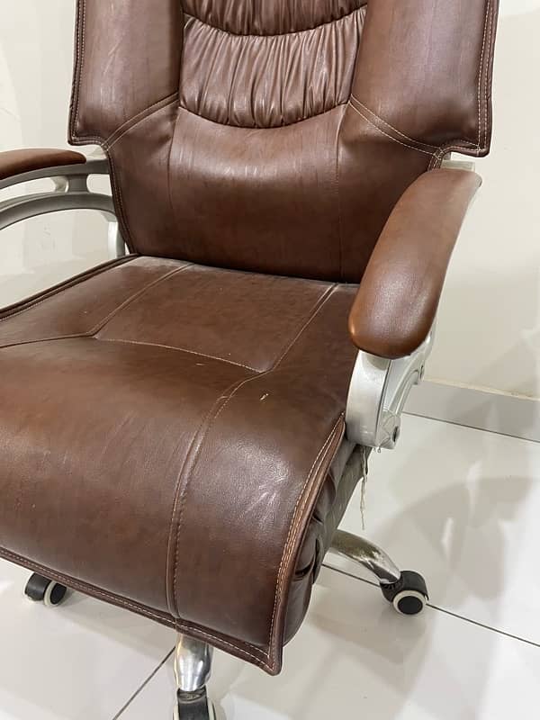 leather boss chair 6