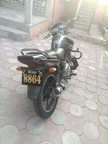 Yamaha YBR 125 5