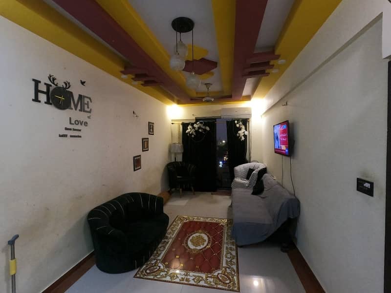 Corner Flat Of 1300 Square Feet Available For sale In North Nazimabad - Block J 2