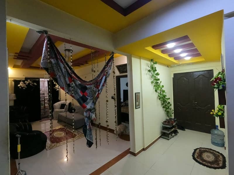 Corner Flat Of 1300 Square Feet Available For sale In North Nazimabad - Block J 7