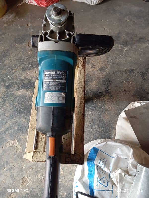 MAKITA ANGLE GRINDER POLISHER 0