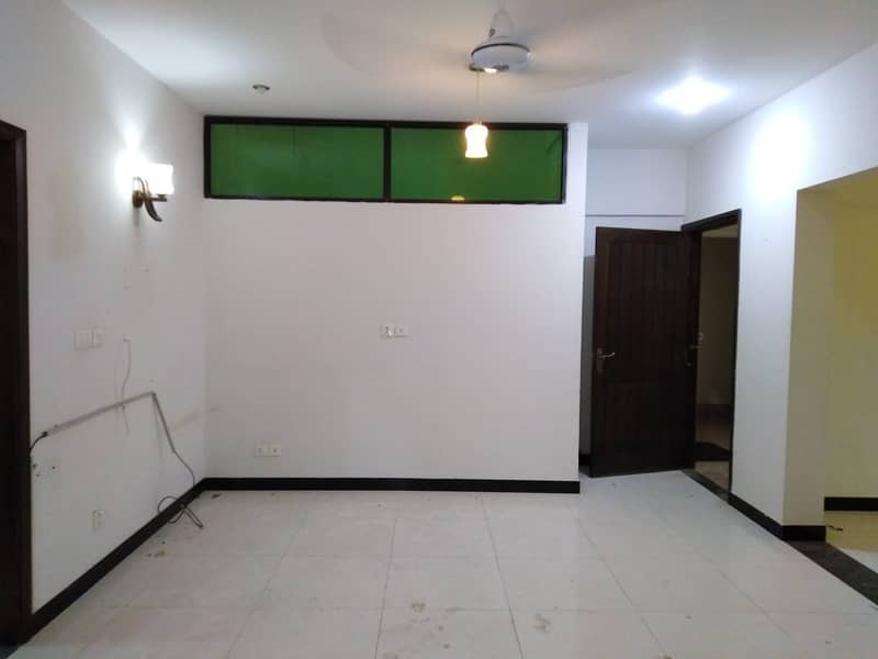 Flat For Sale In Block K 4th Floor Road Side Vip Location Sweet Water 3