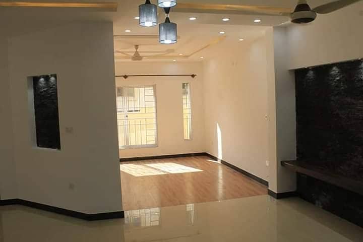 Tiles Floor 2 bed Portion Available For Rent in Gulraiz For Small Famil 4