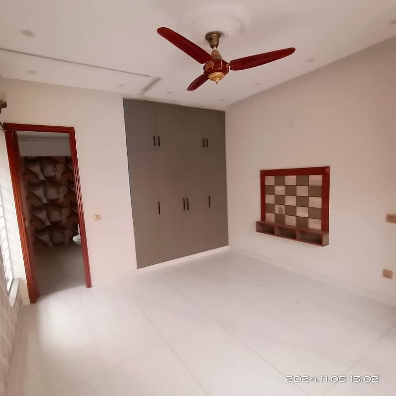 Upper Portion Beautiful House Available At Rana MURSLEEN Estate Lower Portion Locked 16