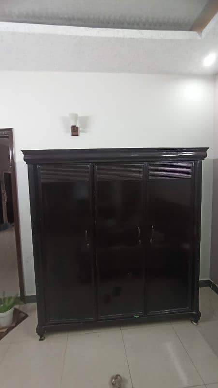 Large Cupboard for sale 0