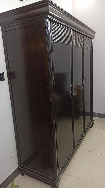 Large Cupboard for sale 2