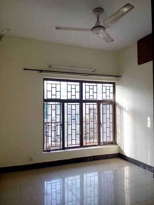 G11 5 25X50 GROUND PORTION FOR RENT 2 BED 1 BATH TILE FLOORING 2