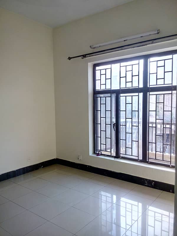 G11 5 25X50 GROUND PORTION FOR RENT 2 BED 1 BATH TILE FLOORING 6