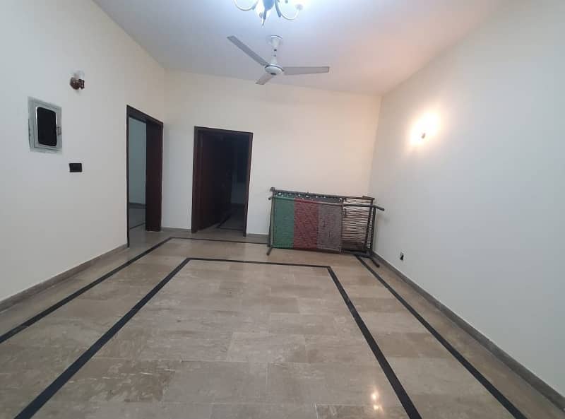 Affordable and Stylish 10 Marla Full House For Sale In DHA Phase 3,Block Z, Lahore. 1