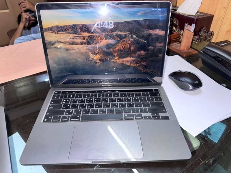 Apple Macbook pro M1 13" Size 3