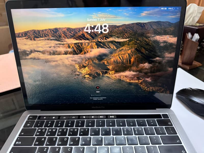 Apple Macbook pro M1 13" Size 4