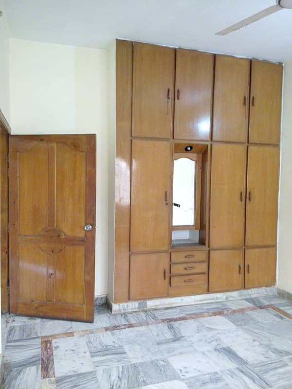 G11 7 MARLA UPPER PORTION FOR RENT 3 BED 3 BATH MARBLE FLOORING BORING 4