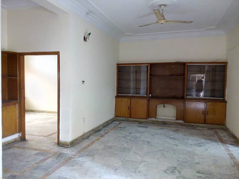 G11 7 MARLA UPPER PORTION FOR RENT 3 BED 3 BATH MARBLE FLOORING BORING 7