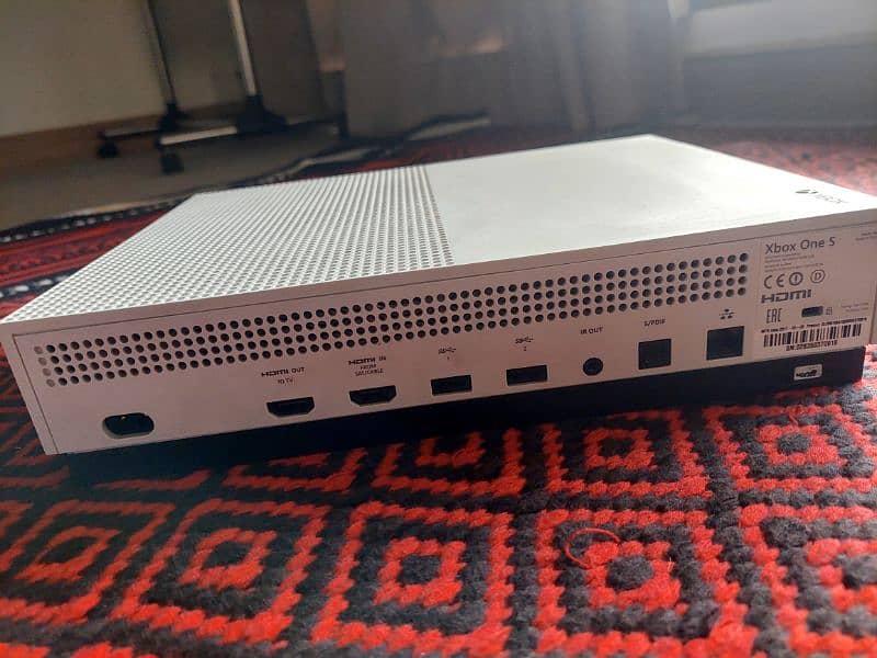 xbox 1s   used 1