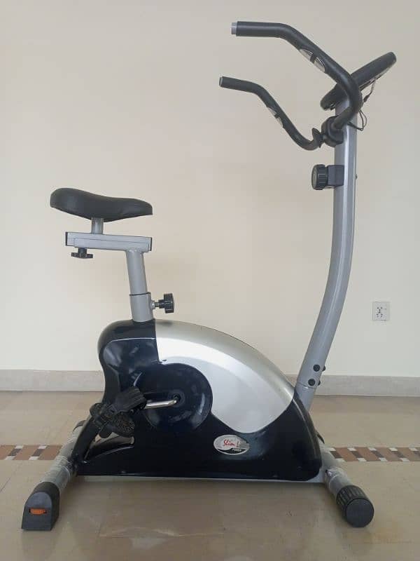 Magnetic Cycling Exercise Machine 0