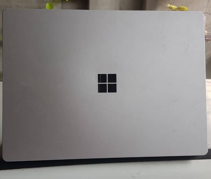 Microsoft Surface i5 7th gen 0