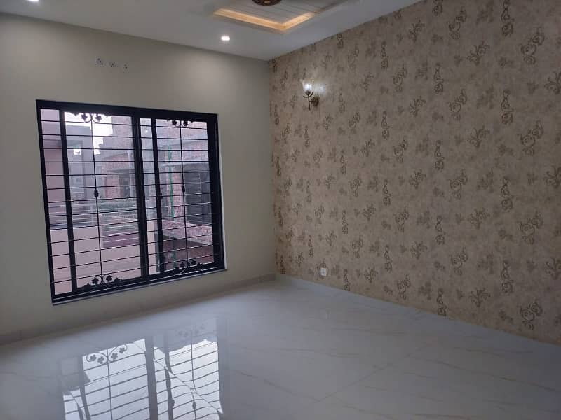 Double Storey 10 Marla House Available In Central Park - Block G For sale 22