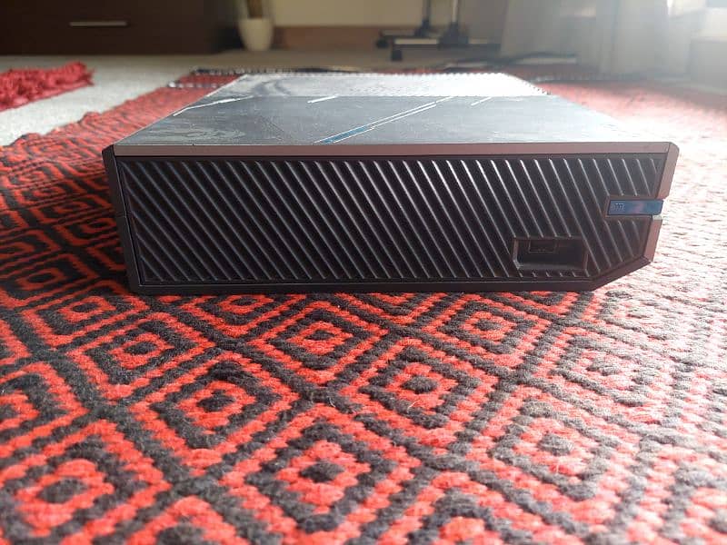 xbox 1 halo limited  eddition (1 tb) 2