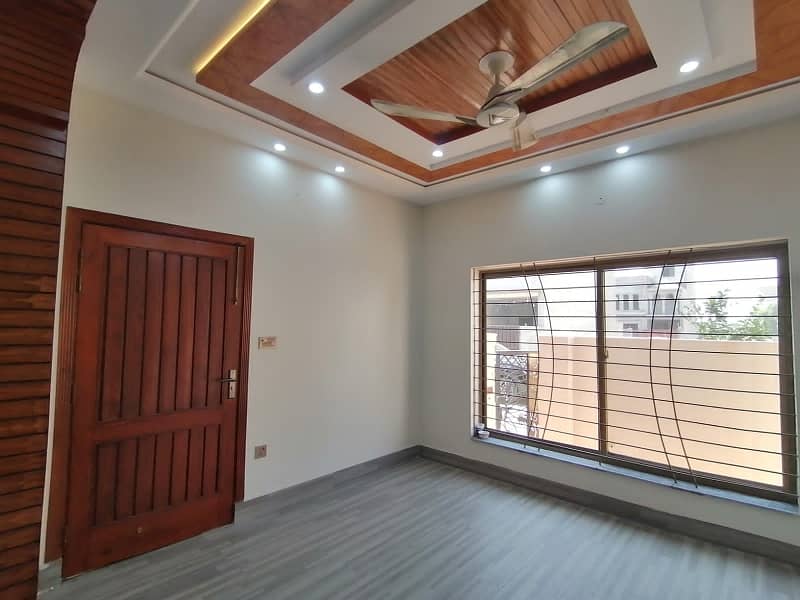 House For sale In Beautiful LDA Avenue 0