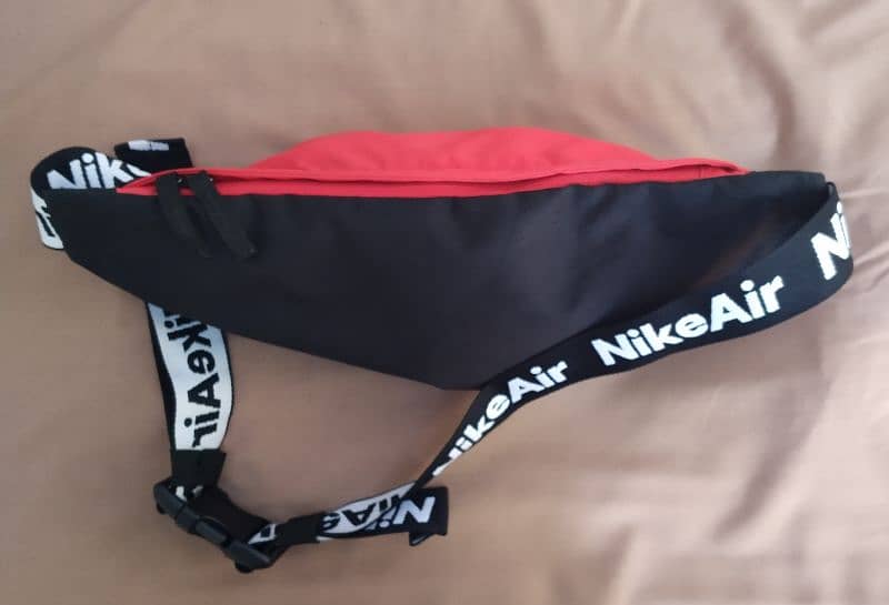 Nike fanny pack/ waist bag 2