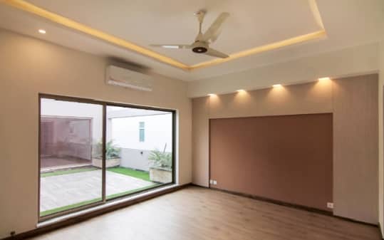 1 Kanal Lavish Upper Portion On Top Location For Rent In DHA Phase 6 Lahore 6