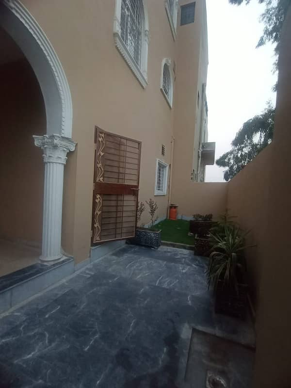 Upper Portion of 10 Marla House For Rent In Shaheen Block 3