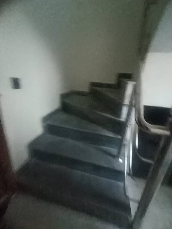 Upper Portion of 10 Marla House For Rent In Shaheen Block 4