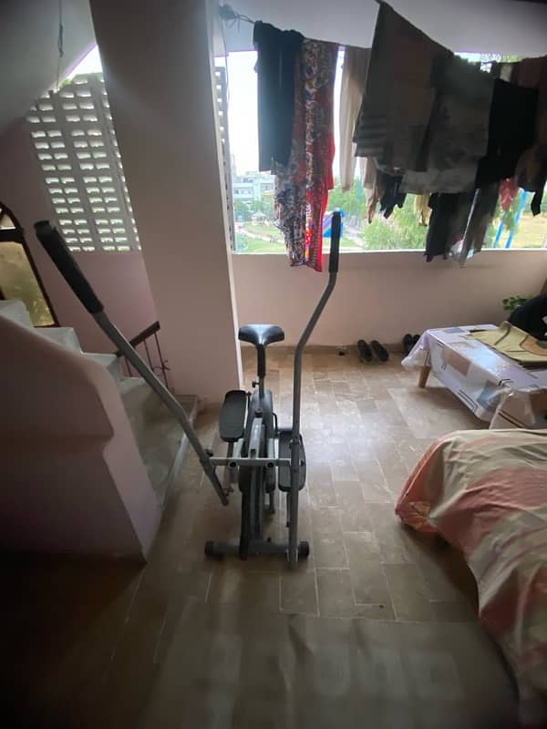 CYCLING MACHINE FOR GYM PURPOSE 3