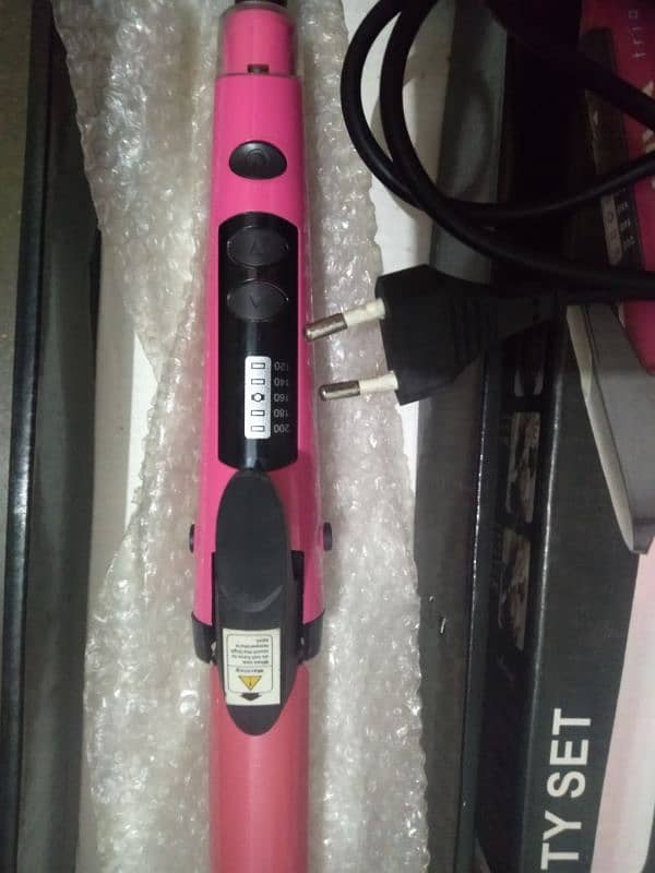 Hair straightener 1