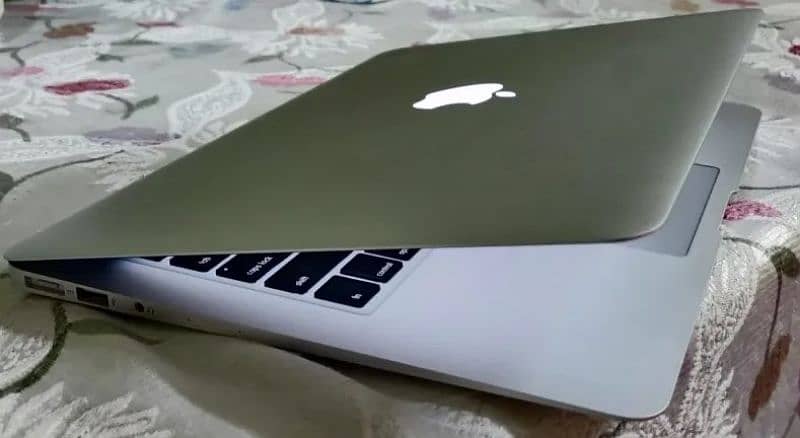 Macbook  Air 0