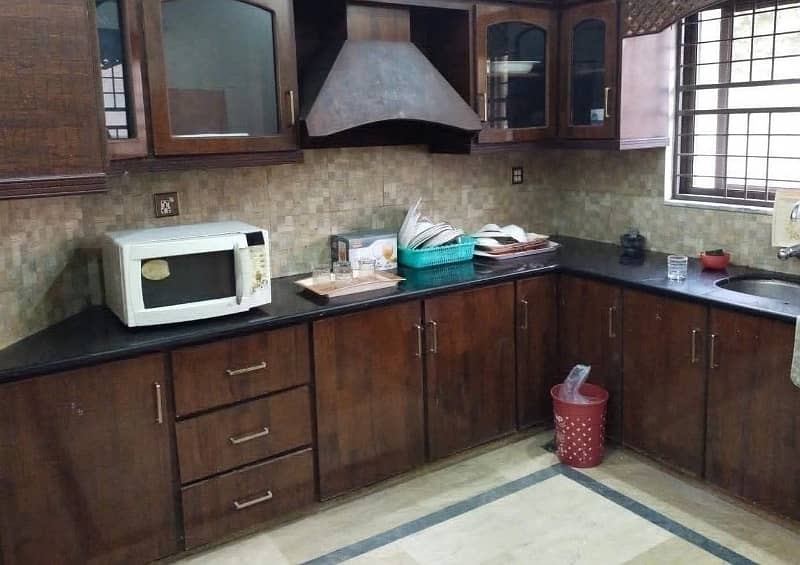 10 Marla Full furnished House Available for Rent 0