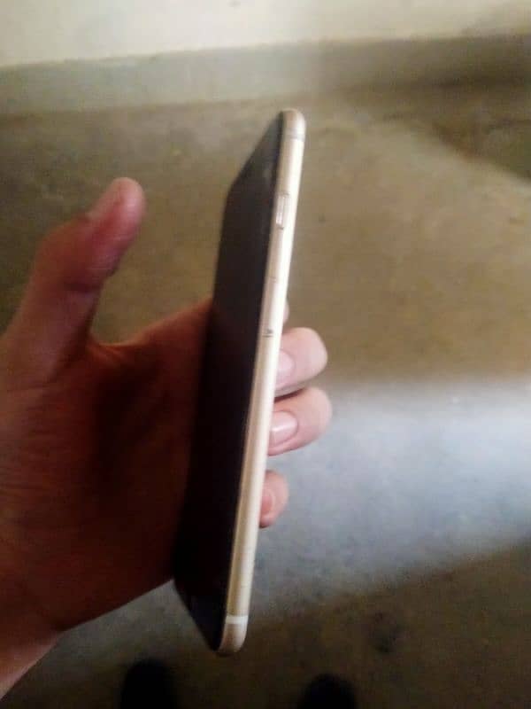 iphone 6S plus non PTA 1