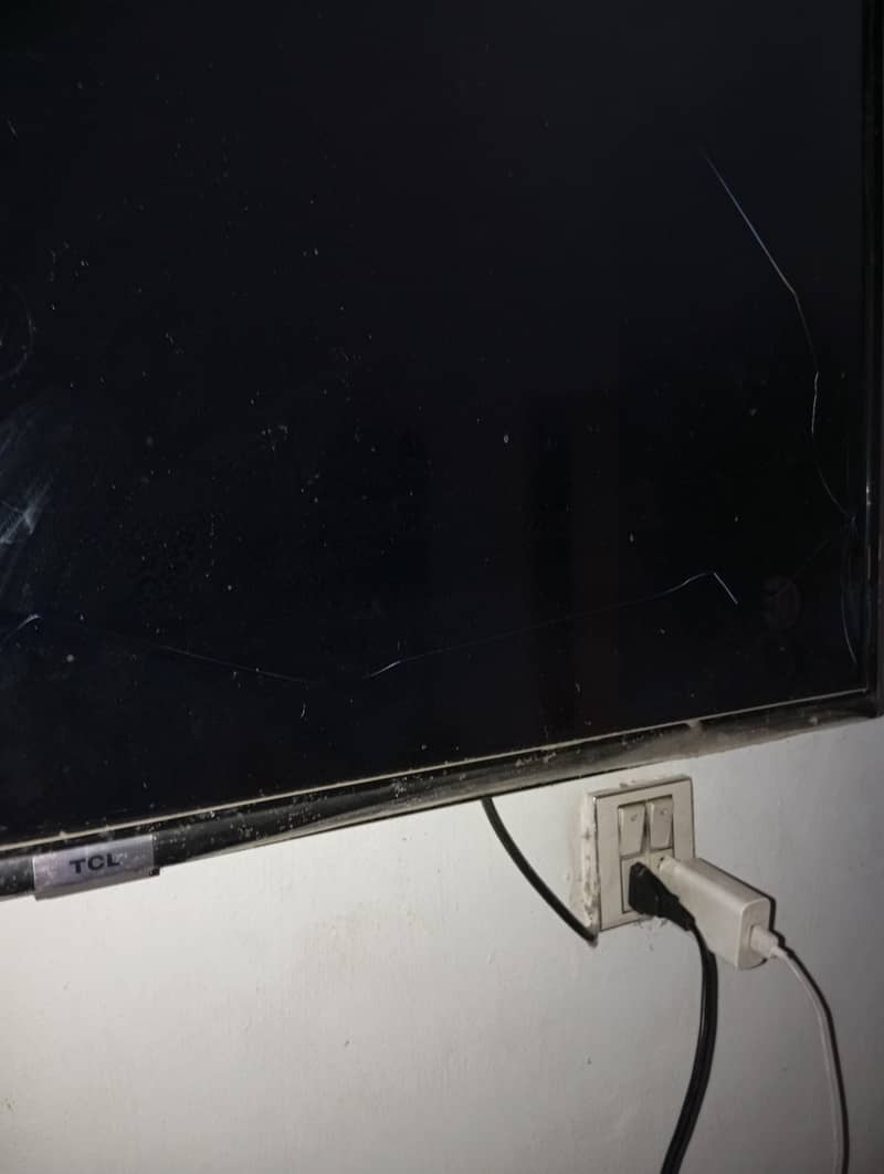 Broken TCL pannel 43 inch 0