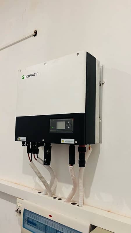 10KW GROWATT HIGH VOLTAGE HYBRID INVERTER 1