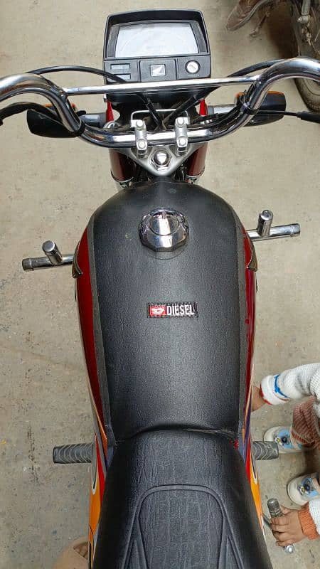 HONDA CD 70 2025 MODEL 2