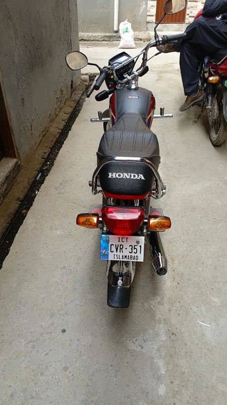 HONDA CD 70 2025 MODEL 3