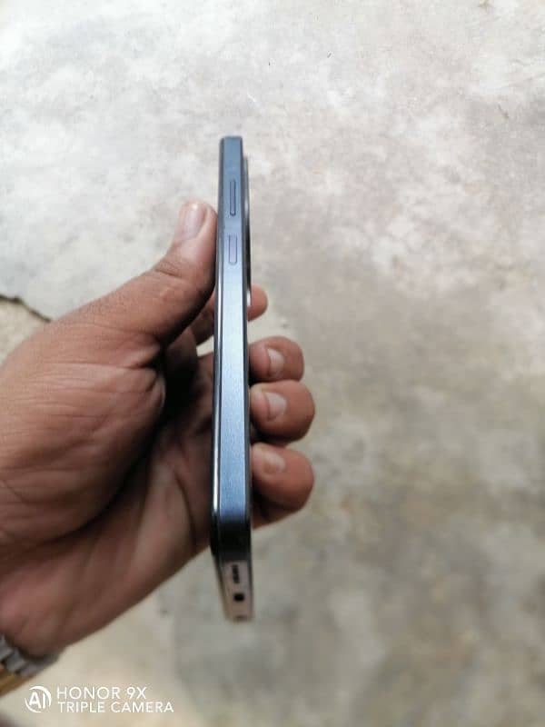 Infinix smart 8 Plus 4 64 glass Chang 1